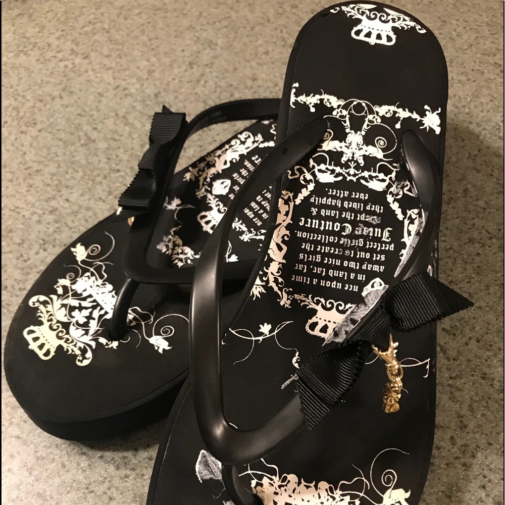 Juicy Couture Flip Flops Sz 9